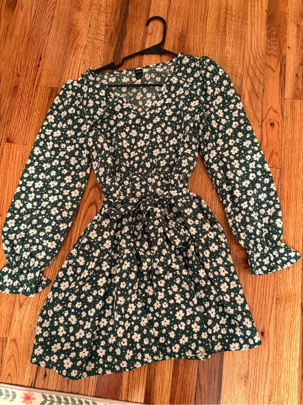 SHEIN Emerald Green Floral Tie-Waist Long Sleeve Dress